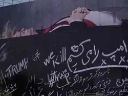 Video: Iran Pajang Poster Trump Tergeletak di Peti Mati