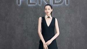 Adu Gaya Kim Min Ha & Go Hyun Jung Tampil Beda Usai BB Turun di Acara Fendi