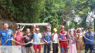 Paniknya Ibu-ibu di Bogor Lihat 2 Ular King Kobra, Minta Bantuan Damkar