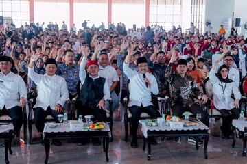 Di Depan Mensos, Ortu Siswa Sekolah Rakyat Pasuruan Ucapkan Ikrar Mandiri