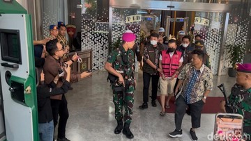 Kini Pakai Rompi Pink, Don Ritto Resmi Ditahan Kejagung