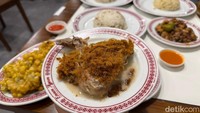 Enam Ayam: Cobain Ayam Pop Abon hingga Ayam Goreng Bawang Putih di Gading Serpong
