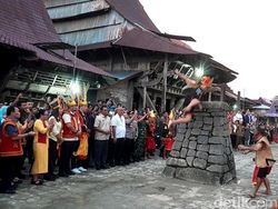 Gubsu Bobby: Revitalisasi Megalit Tetegowo-Rumah Adat Bawomataluo Tahun Depan