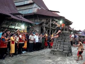 Gubsu Bobby: Revitalisasi Megalit Tetegowo-Rumah Adat Bawomataluo Tahun Depan