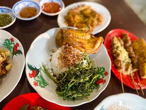 Kalap Makan di Pecel Lele Modern, Cicip Ayam Goreng hingga Sate Jumbo