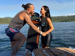 Lewis Hamilton Go Public Pacaran di IG, Pamer Mesra dengan Kim Kardashian