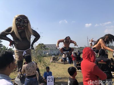 Penampakan Ogoh-ogoh Meriahkan Saparan Bekakak Ambarketawang