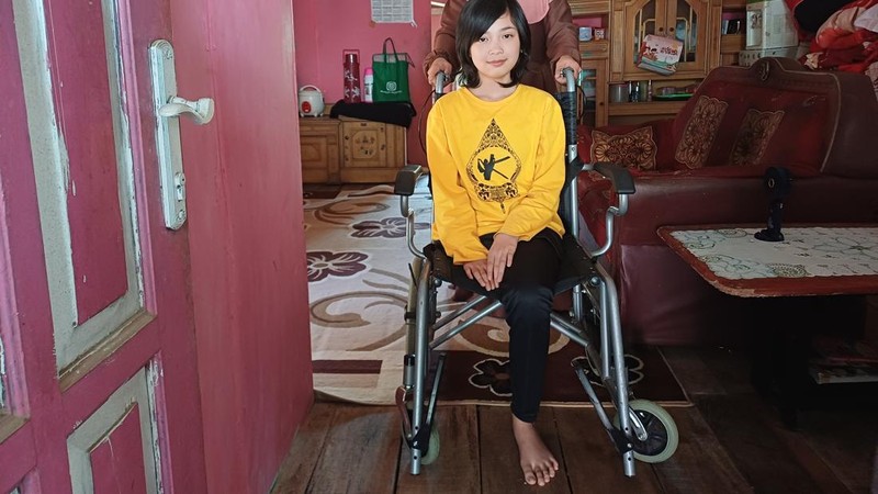 Anak Buruh Pemetik Teh Berharap Kaki Palsu demi Lanjutkan Sekolah