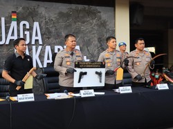 3 Pelaku Tawuran di Bekasi Ditangkap, Corbek hingga Celurit Disita