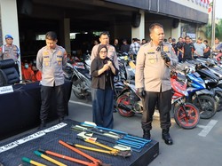 2 Pembobol Toko Sepatu di Bekasi Dicokok, Pelaku Juga Garong 2 Minimarket