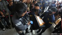 Potret Don Ritto dan Barang Bukti Dugaan Korupsi Tiba di Kejagung