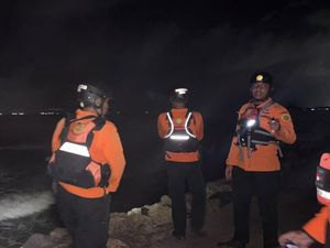 Alan Hilang Usai Kapal Nelayan Terbalik Dihantam Ombak di Balikpapan