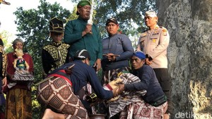 Sakralnya Prosesi Puncak Saparan Bekakak Ambarketawang