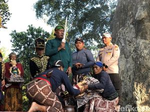 Sakralnya Prosesi Puncak Saparan Bekakak Ambarketawang