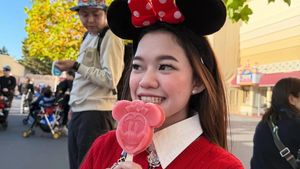 Ummi Quary Liburan ke Jepang, Kulineran di Disneyland hingga Makan Es Krim