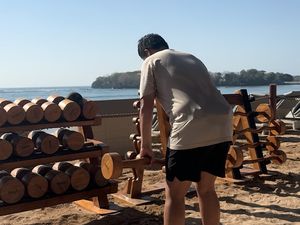 Video: Viral Gym Gratis di Pantai Bali, Workout dengan View Laut