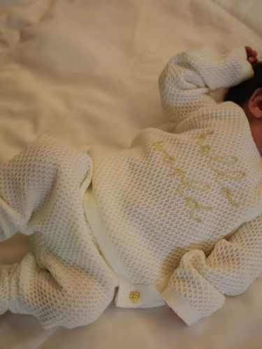 Chelsea Islan melahirkan anak pertama.