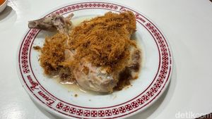 Nyamm! Resto Ini Punya Ayam Pop Abon dan Ayam Goreng Bawang Putih Sedap