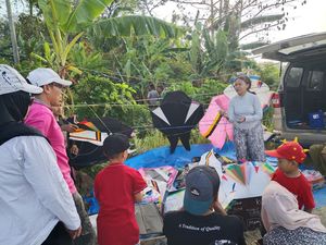 Layang-layang dari Luar Kota Adu Kreativitas Festival di Ponorogo