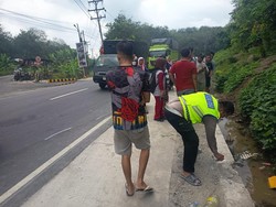 Laka Maut Vario Vs Truk di Persimpangan Sei Renggas Asahan, 2 Pemotor Tewas