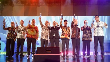 Ahmad Luthfi Raih Penghargaan Impactful Regional Leadership