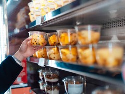 71% Gen Z Pilih Camilan Praktis Dibanding Makanan Tradisional