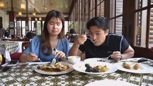 So Sweet! Jerome Polin dan Gracia Kencan di Cafe Batavia Legendaris Sejak 1805