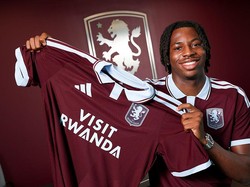 Aston Villa Gaet Johan Manzambi, Pecahkan Rekor Transfer Klub