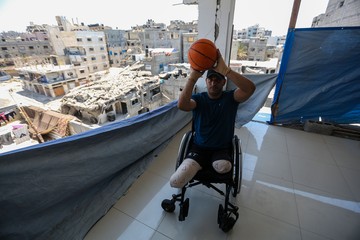 Kehilangan Kedua Kaki Tak Padamkan Mimpi Atlet Palestina