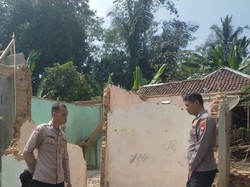 Tertipu Sultan Gadungan, Warga Garut Nekat Robohkan Rumah