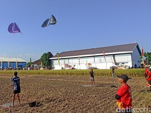 Mengintip Keseruan Lomba Drag Layang-layang di Tulungagung