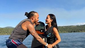 Loverbirds! Lewis Hamilton Resmikan Pacaran dengan Kim Kardashian