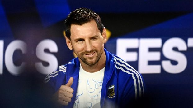 Messi Muncul di Panggung Tanya Jawab FIFA Soccer Football - FIFA World Cup 2026 - Argentina's Emiliano Martinez, Lionel Scaloni and Lionel Messi at the Fanatics Fest - Javits Center, New York City, New York, U.S. - July 17, 2026 Argentina's Lionel Messi during his appearance at the Fanatics Fest REUTERS/Dylan Martinez