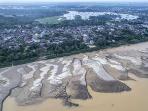 Debit Air Batanghari Surut Dampak Kemarau di Jambi, BPBD Wanti-wanti Karhutla