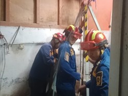 Kakek di Bogor Tercebur ke Sumur saat Mandi, Damkar Evakuasi