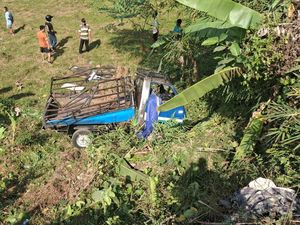 Pikap Rombongan Pedagang Ditabrak Truk Misterius di Banyumas, 1 Penumpang Tewas
