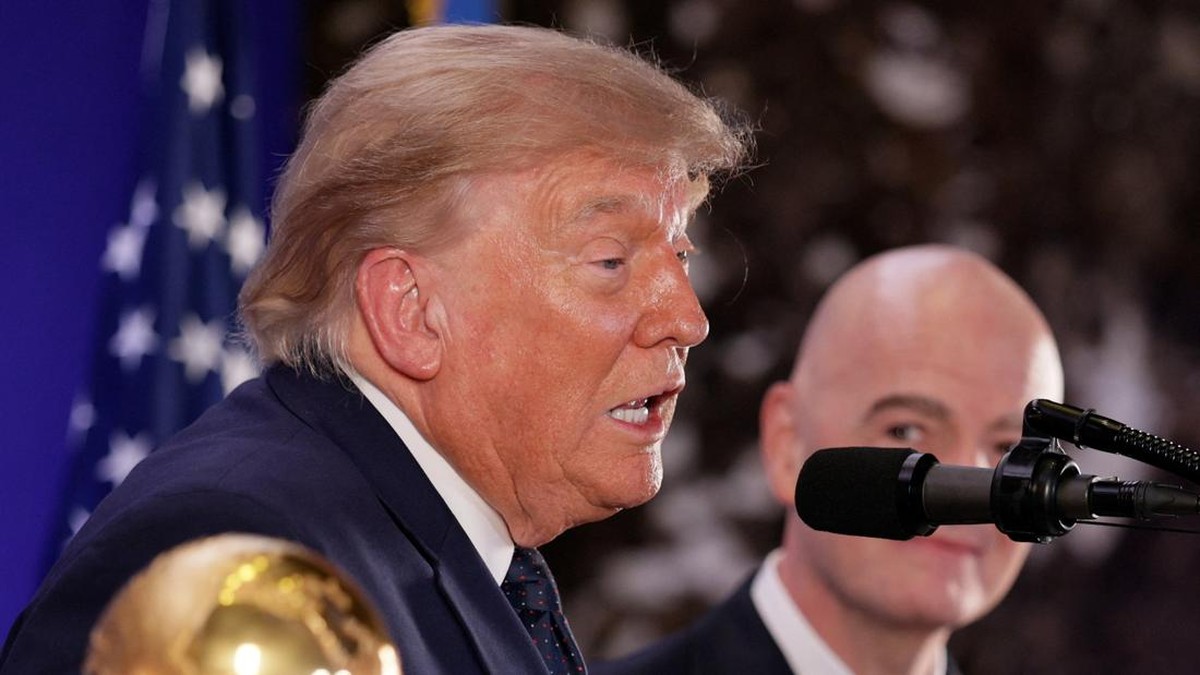 Donald Trump dan Gianni Infantino. (Foto: REUTERS/Evan Vucci)