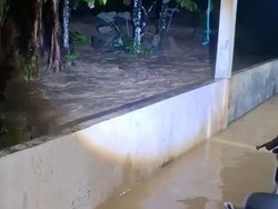 Banjir Bandang Terjadi di Sungai Batang Agam, 90 KK Terdampak