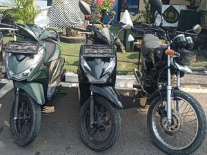 Polisi Tangkap 3 Penadah Saat Buru Pencuri Motor di Karawang