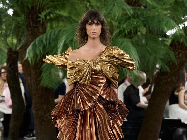 Dior Couture Fall/Winter 2026-2027, Gaun Mewah Sarat Eksperimen Artistik