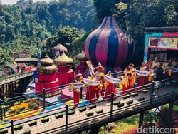 Warna-warni Budaya Dunia di Bawah Sejuknya Lembang