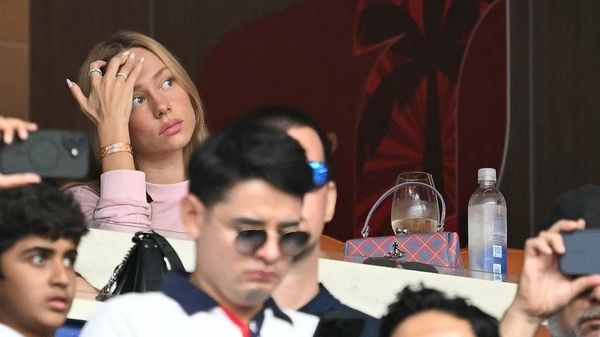 7 Foto Ester Exposito, Sosok Artis Spanyol yang Dihadiahi Gol oleh Mbappe