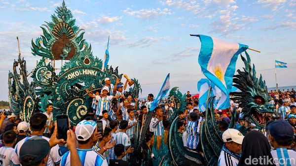 Euforia Fans Argentina Sambut Final Piala Dunia 2026 di Dermaga Pamekasan