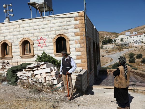 Grafiti Bintang Daud Muncul di Masjid Tepi Barat, Warga Palestina Klaim Dilakukan Pemukim Israel