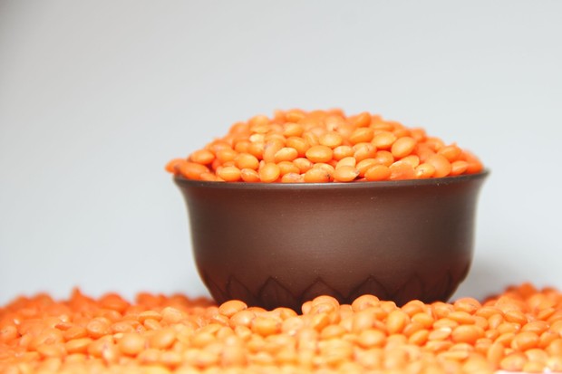 Lentil, makanan tinggi serat yang baik untuk penderita diabetes/Foto: Pexels.com/Suki Lee Lentil merupakan makanan tinggi serat yang membantu menjaga gula darah tetap stabil sekaligus membuat kenyang lebih lama.