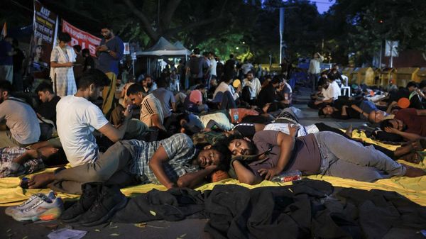 New Delhi Bergejolak, Aktivis Mogok Makan Dipindahkan ke Rumah Sakit