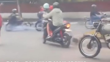 Viral Stadion Pakansari Penuh Asap dan Bising Knalpot, Ini Penyebabnya
