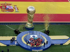 UEFA Boikot FIFA, Warganet Serukan Piala Dunia Bukan untuk Dijual