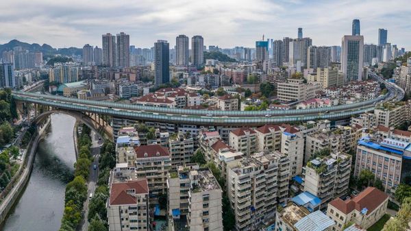 Wujud Apartemen Beratap Jalan Raya