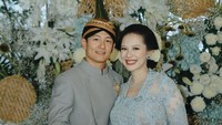 Foto Mitoni 7 Bulanan Istri Pembalap Rio Haryanto, Anggun Berkebaya Baby Blue
